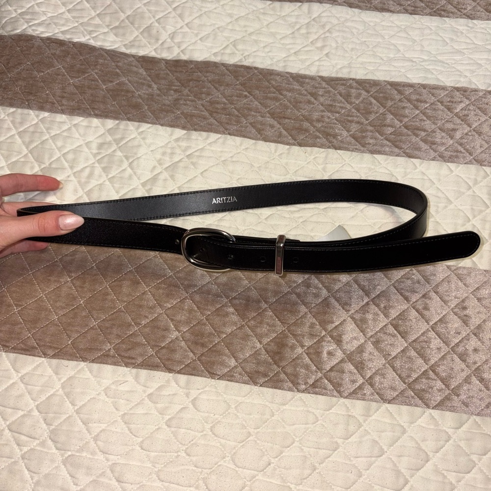 Aritzia Sleek Black Leather Belt - Picture 3 of 4